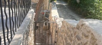 Maison Troglodyte du Jas, in the heart of Provence at the foot of the Luberon 30min from Aix