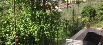 Nine kilometers from Lake Turano, cozy wooden chalet.