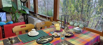 Nine kilometers from Lake Turano, cozy wooden chalet.