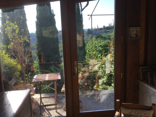 Nine kilometers from Lake Turano, cozy wooden chalet.