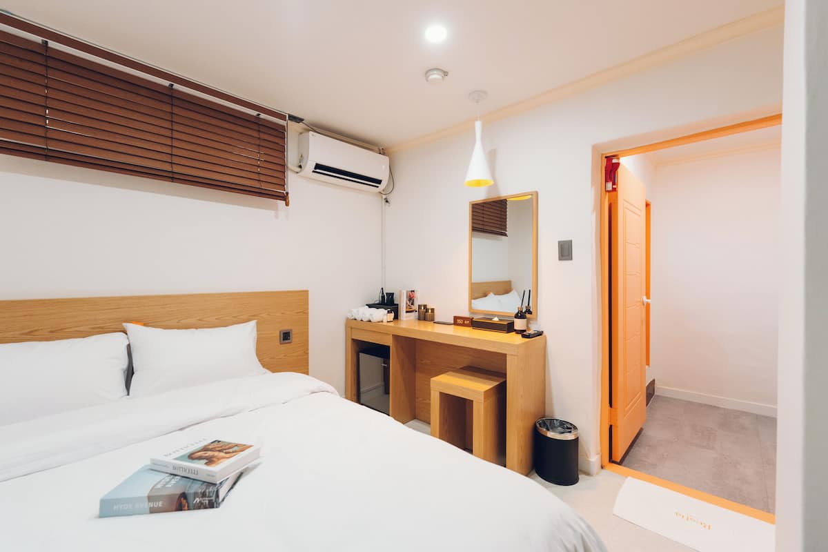 Deluxe Double Room, City View | Desk, free WiFi