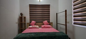 3 bedrooms, iron/ironing board, WiFi