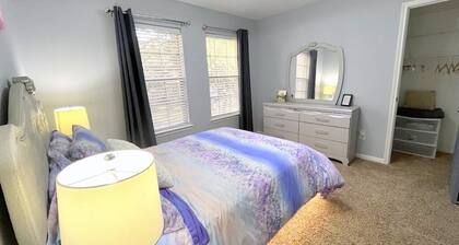 Modern 4BR Retreat Extended Stay Ideal. SW Houston
