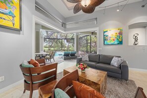 スマートテレビ、書斎 / ワークスペース