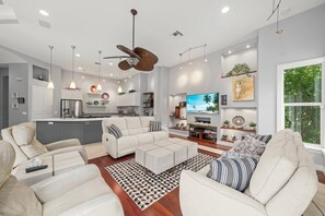 スマートテレビ、書斎 / ワークスペース