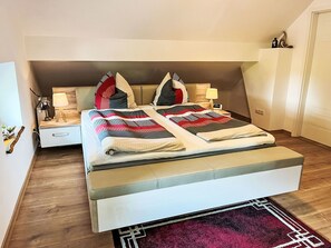 1 bedroom, travel crib, free WiFi - Nice apartment for 2 guests with WIFI, TV and terrace (Aurich)