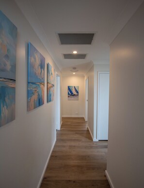 Interior - Illaroo House - your home away from home (pet friendly + pool) (Shoal Bay)