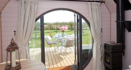 Beautiful villa for 4 people with hot tub, terrace and pets allowed