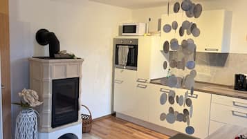 Apartment | Eigene Küche | Kochgeschirr/Geschirr/Besteck