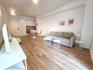 In-room dining - Pink Alta Apartment With Pool (Puerto de la Cruz)