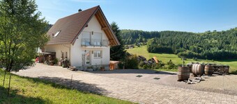 Appartamento 'Weitblick' con vista sulle montagne e Wi-Fi