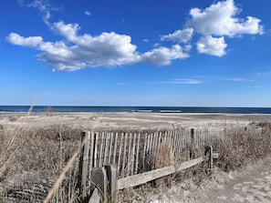 Beach nearby, sun loungers, beach towels