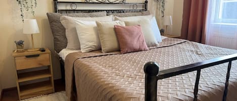 Standard Double Room | Hypo-allergenic bedding, desk, laptop workspace, free WiFi