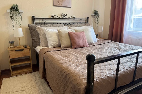 Ropa de cama hipoalergénica y escritorio