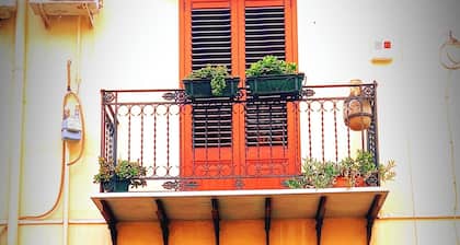 Charming 1-bedroom apartment with WiFi and AC in Palermo