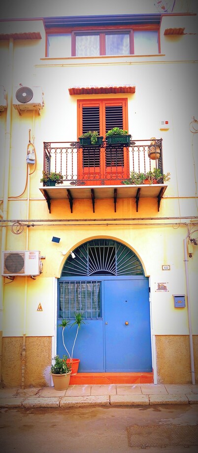 Charming 1-bedroom apartment with WiFi and AC in Palermo