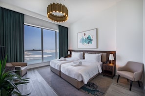 View from property - Maison Privee - Chic Coastal Escape w/ Sea Views on Palm Entry (Dubai)