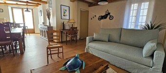Les Cols du Ventoux - "Col de la Madeleine" apartment in the heart of the village of Bédoin.