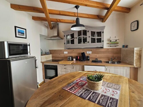 Les Cols du Ventoux - "Col de la Madeleine" apartment in the heart of the village of Bédoin.