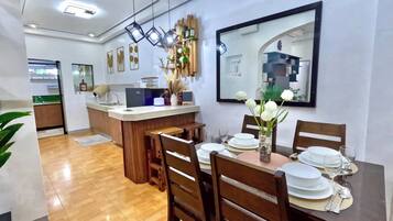 House, 3 Bedrooms, Accessible, Smoking | Dining room