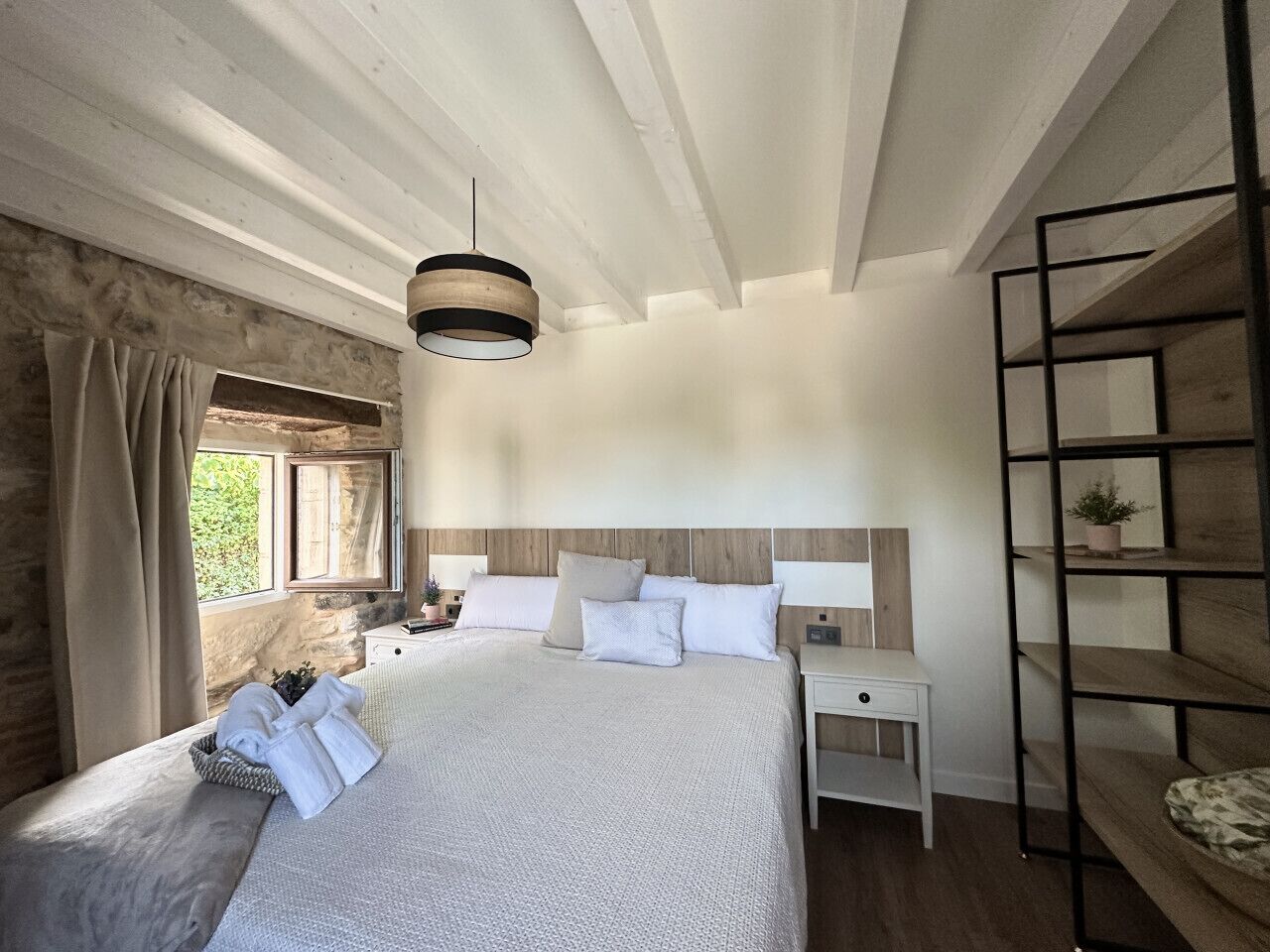 2 chambres, fer et planche à repasser, Wi-Fi gratuit, draps fournis