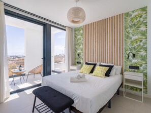 2 عدّة غرف نوم وملاءات أسرّة