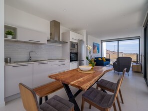 Micro-ondes, lave-vaisselle