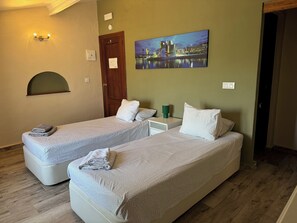 8 bedrooms, iron/ironing board, WiFi, bed sheets