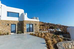 4 bedrooms