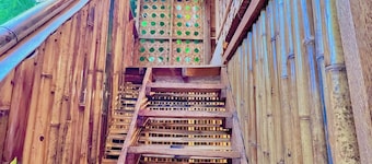 Charming 1-Bedroom Cottage with Private Beach Access, Ocean 9, Queen Bed AC Wifi