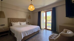 Premium bedding, minibar, in-room safe, iron/ironing board - Mercans Bodrum Beach Hotel (Bodrum)