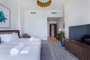 Apartment | 2 bedrooms - Chic Coastal Escape w Open Sea Vws on Palm Entry (Dubai)