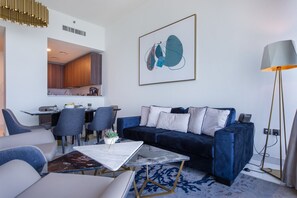House | 2 bedrooms - Chic Coastal Escape w Open Sea Vws on Palm Entry (Dubai)