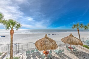 On the beach - Ram Sea 102 is a Silver 1- bedroom 1 bath Gulf Front Condo (N. Redington Beach)