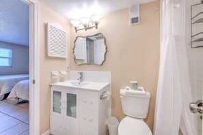 Bathroom - Ram Sea 102 is a Silver 1- bedroom 1 bath Gulf Front Condo (N. Redington Beach)