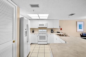 Private kitchen - Spacious First Floor Gulf Front Condo - RS102 (N. Redington Beach)