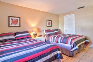1 chambre, fer et planche à repasser, accès Internet, draps fournis