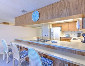 Fridge, microwave, coffee/tea maker, toaster