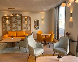 Sala de estar en el lobby