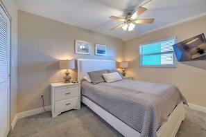 3 bedrooms, iron/ironing board, internet, bed sheets