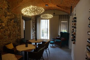 Reception - Decanter House (Borgomanero)