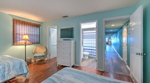 2 bedrooms, iron/ironing board, Internet, bed sheets