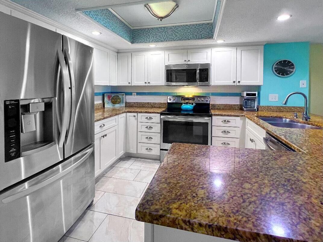 冰箱、微波炉、茶具/咖啡用具、烤面包机