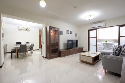 H&K 3/2 Spacious Taipei 101 Convention Center MRT next to Xiny Road