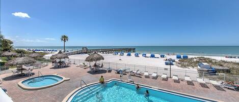 حمّام سباحة مُدفَّأ