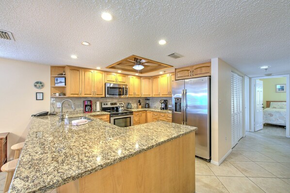 Fridge, microwave, coffee/tea maker, toaster