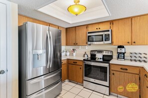 Refrigerador, microondas, lavavajillas, cafetera/tetera