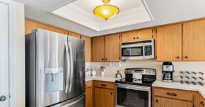 Kühlschrank, Mikrowelle, Geschirrspüler