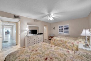 2 bedrooms, iron/ironing board, Internet, bed sheets