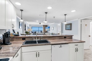 Kühlschrank, Mikrowelle, Geschirrspüler